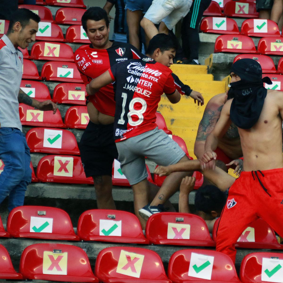 Perkelahian Brutal Warnai Liga Meksiko Gubernur Queretaro Bantah 17 Orang Tewas Bola Liputan6 Com