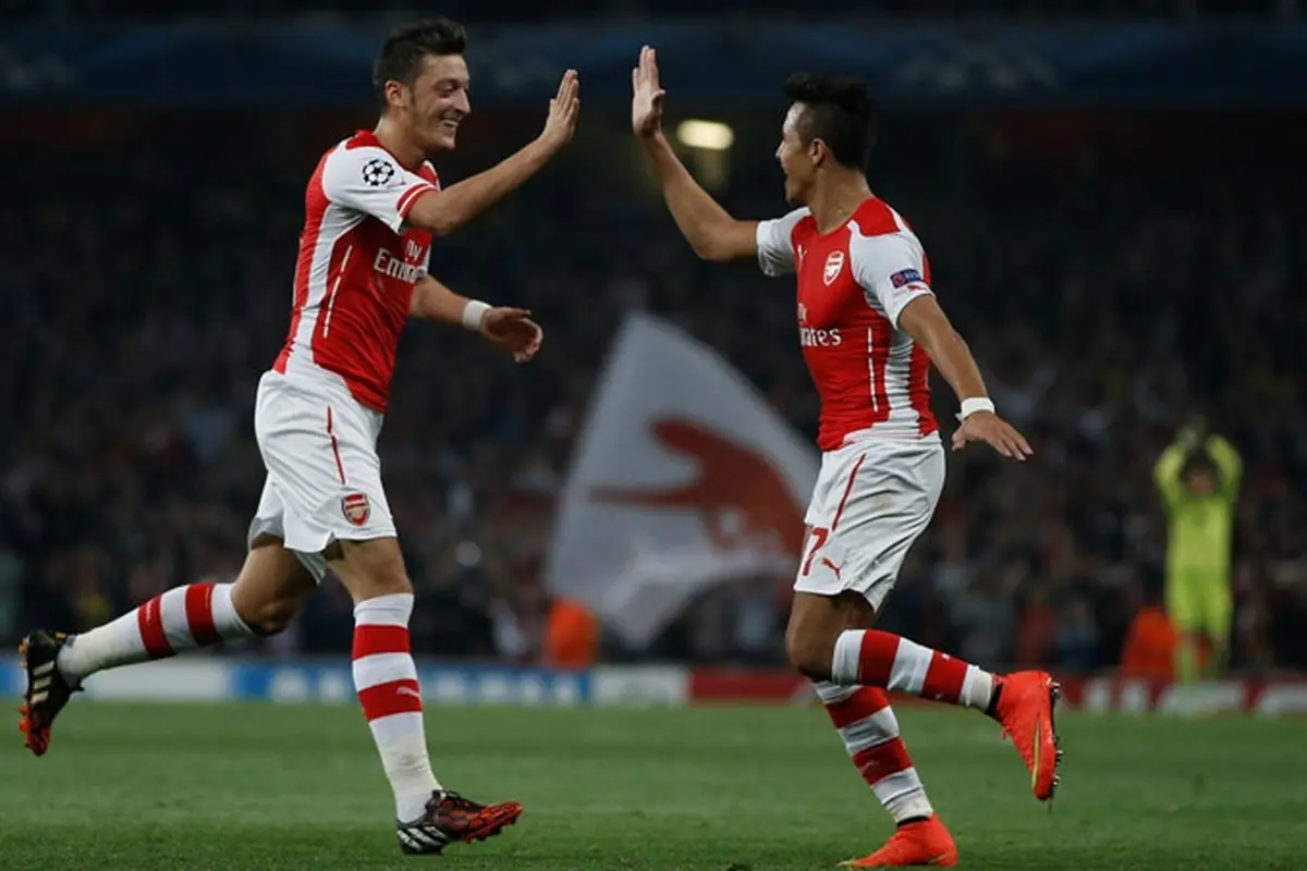 Mesut Ozil dan Alexis Sanchez