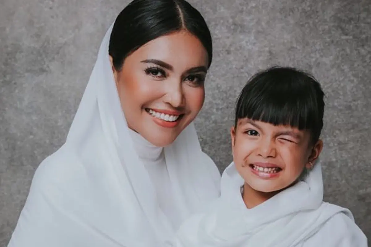 [Bintang] Denada dan Shakira Aurum