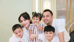 Tepat di hari ulang tahunnya, Raffi Ahmad dan Nagita Slavina bikin perayaan kecil-kecilan untuk Lily [@raffinagita1717]