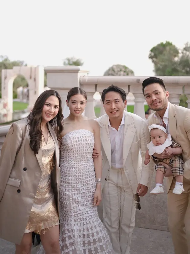 5 Gaya Glamor Keluarga Kecil Jessica Mila Hadiri Pernikahan Anak Hary Tanoesoedibjo di Amerika
