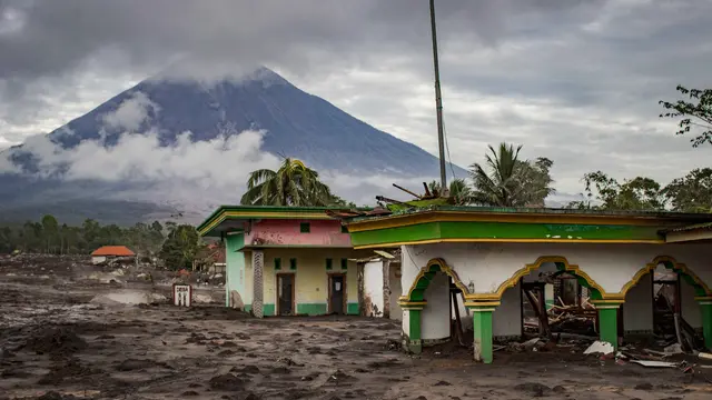 Dampak Erupsi Gunung Semeru, Desa Supiturang Luluh Lantak