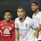 Bek Bali United, Gunawan Dwi Cahyo, saat melawan Semen Padang pada laga Piala Presiden 2019 di Stadion Patriot, Jawa Barat, Senin (11/3). Bali United menang 2-1 atas Semen Padang. (Bola.com/M Iqbal Ichsan)