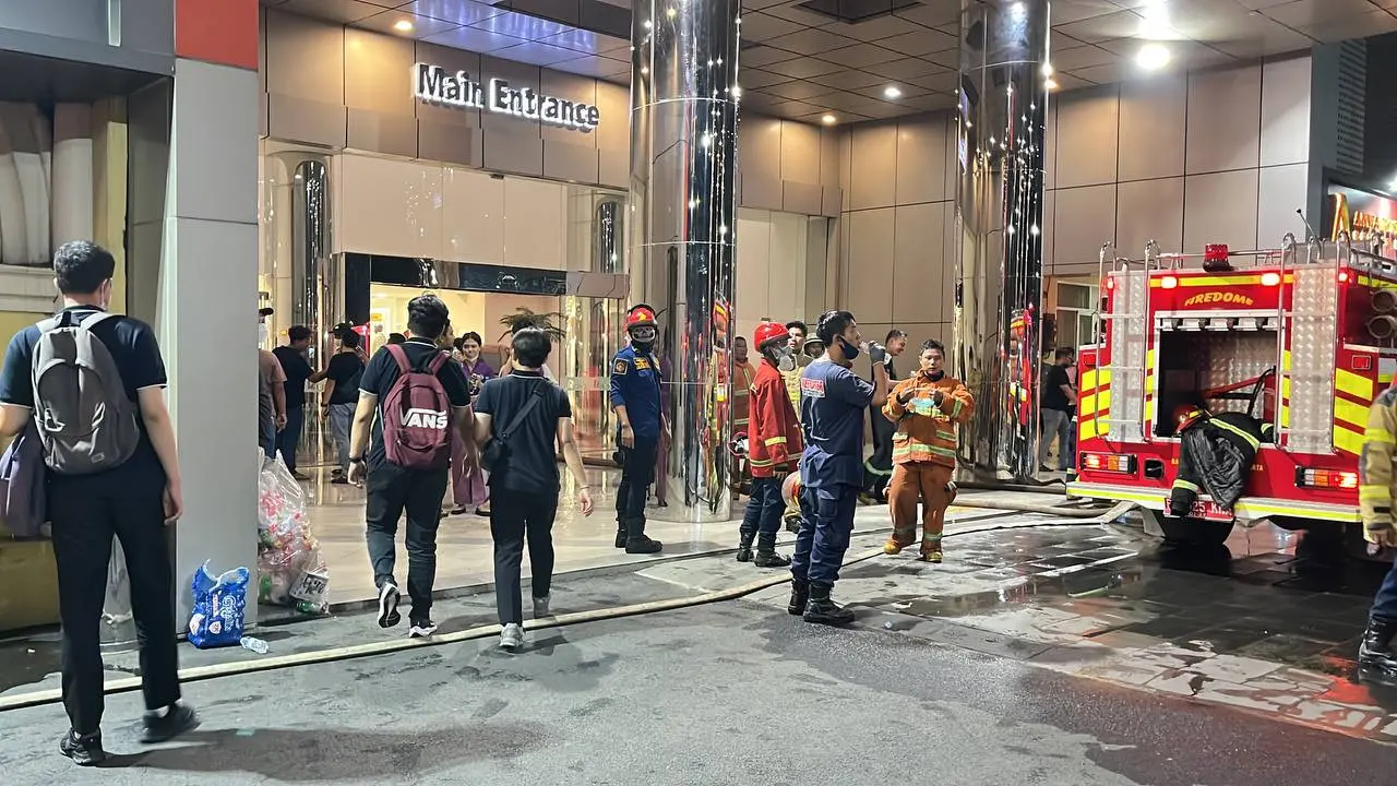 Kebakaran mal di Bekasi