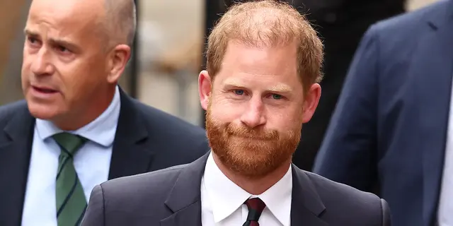 Pangeran Harry Pertimbangkan Ganti Nama Keluarga Anak karena Penundaan Paspor Archie dan Lilibet