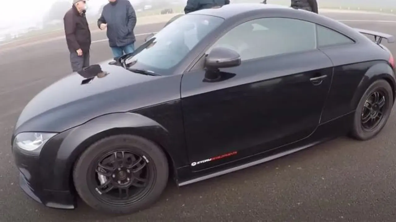 Dahsyat, Kakek 78 Tahun Ini Pemilik Audi TT RS Terkencang Sejagat