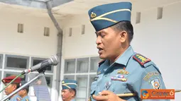 Citizen6, Surabaya: Kursus Tehnik Pesawat Udara di Senerbal Pusdiksus, Kodikopsla Kobangdikal dibuka langsung Komandan Pusdiksus Kolonel Laut (P) Zaenal Akbar di lapangan Apel Senerbal Juanda, Surabya, Selasa (11/9). (Pengirim: Penkobangdikal).