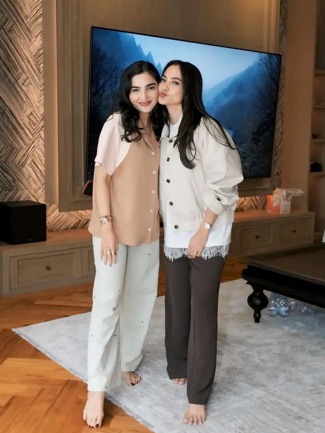 Ririn Ekawati saat Kumpul Bareng di Villa Zaskia Sungkar. [@ashanty_ash]