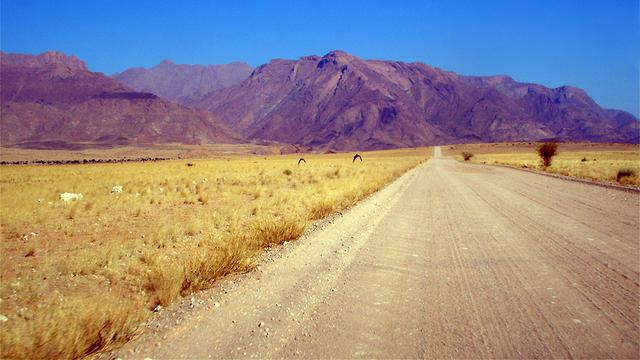 Ada di Indonesia, Ini 6 Batu Monolit Terbesar di Dunia yang Punya Pemandangan Indah