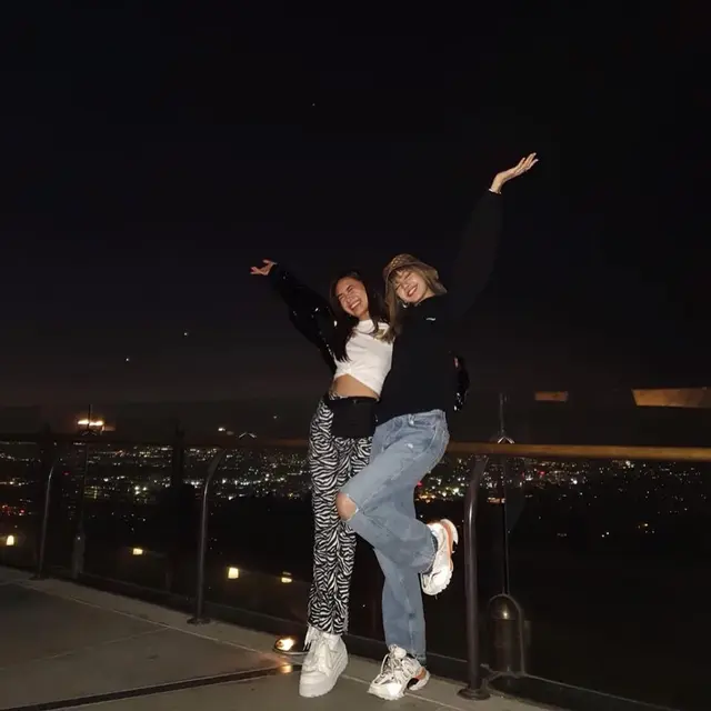 8 Potret Persahabatan Niki Zefanya dan Lisa Blackpink, Kembali Jadi Sorotan