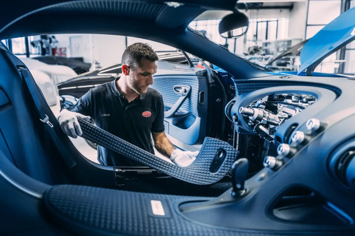 Pengerjaan interior Bugatti membutuhkan waktu hingga 4 bulan (Carscoops)