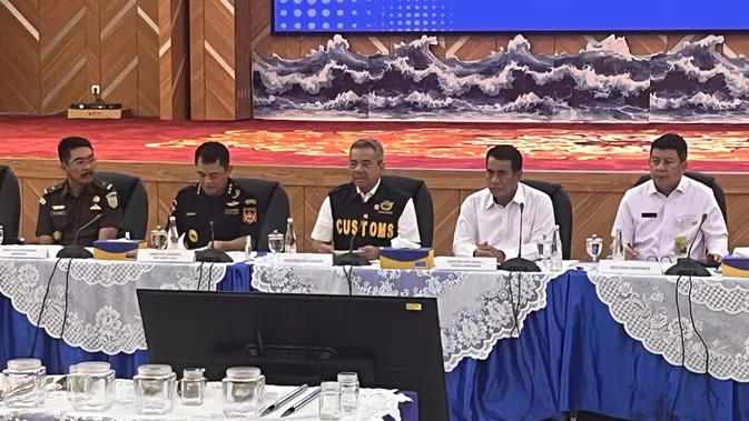 Tak Cuma Balpres, Bea Cukai Temukan Suku Cadang Bekas Ilegal Asal Malaysia