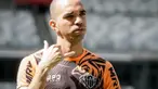 Beberapa sumber mengatakan hal tersebut dilakukan karena penampilan apik mantan pemain Sao Paulo dan PSV Eindhoven itu di laga tersebut.