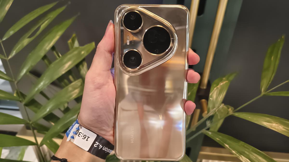 Hands-On Huawei Pura 80 Series: Desain Kamera Segitiga Ikonik dengan Tampilan Premium