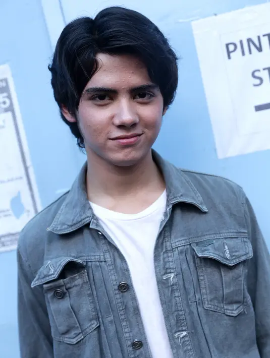 Artis yang terkenal lewat sinetron 'Ganteng Ganteng Serigala' SCTV itu sekarang sedang fokus menggarap mini albumnya. (Andy Masela/Bintang.com)