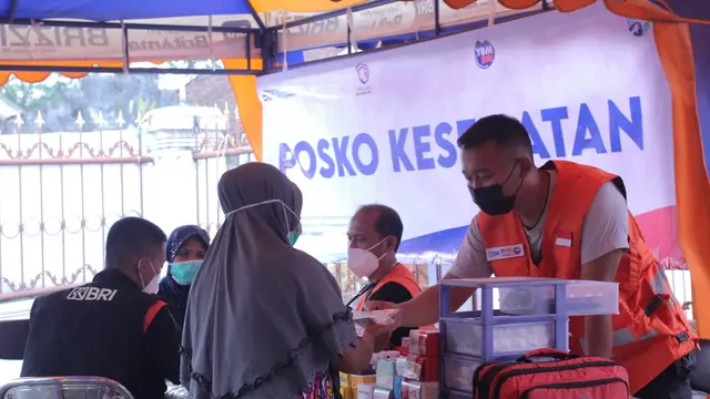 BRI Peduli Beri Pengobatan Gratis Ratusan Warga Terdampak Bencana Semeru
