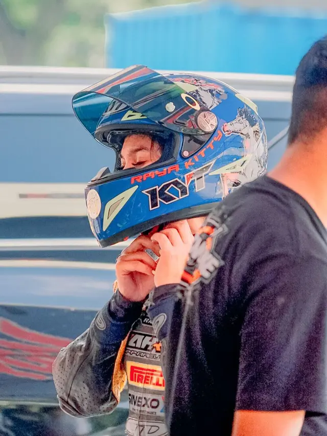 8 Potret Raya Kitty di Ajang Balap OnePrix Seri 3, Curi Perhatian