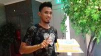 Bek Persija Jakarta, Maman Abdurrahman merayakan ulang tahun ke-34. Ia mendapat hadiah dari The Jakmania.