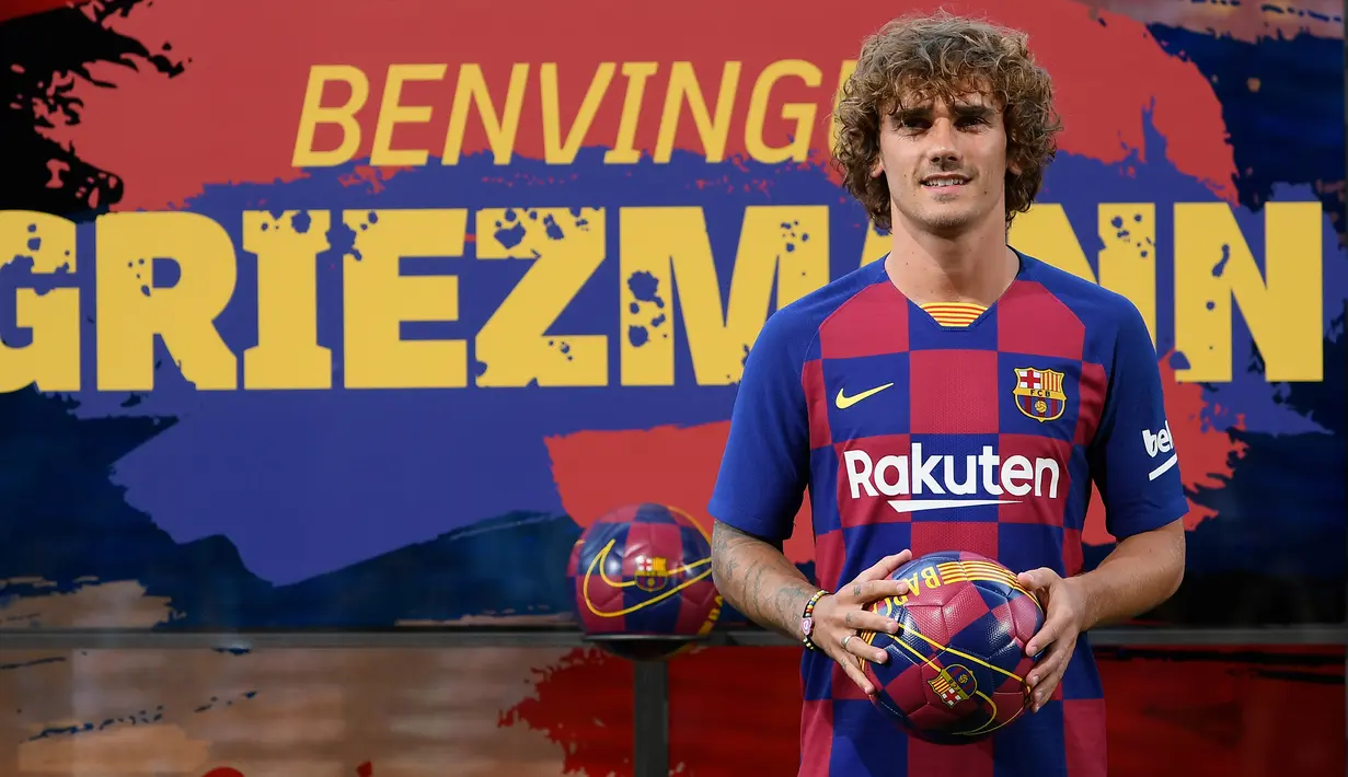 1. Antoine Griezmann (Prancis) - Sebesar 800 juta euro dengan kontrak hingga 30 Juni 2024. (Photo by LLUIS GENE / AFP)