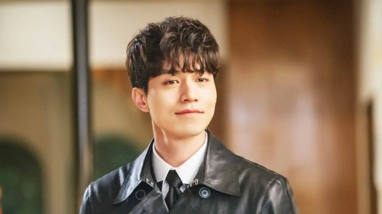 Lee Dong Wook mengungkap tipe wanita idealnya. (via Twitter/CJnDrama)