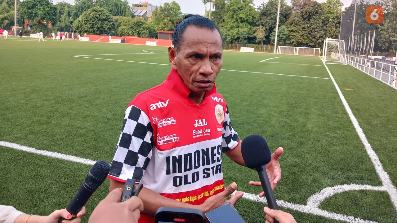 Legenda Timnas Indonesia Rochy Putiray