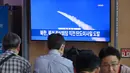 Peluncuran dilakukan saat pemimpin Korea Utara Kim Jong-un sedang mengunjungi Rusia untuk bertemu Presiden Vladimir Putin. (Jung Yeon-je / AFP)