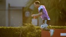 Pemain Timnas Argentina, Lionel Messi ikut dalam latihan persiapan menjelang laga FIFA Matchday melawan Mauritania di Ezeiza, Buenos Aires, Argentina, Rabu (25/03/2026). (AFP/Luis Robayo)