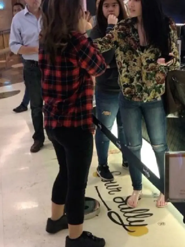 [Bintang] Jennifer Dunn Dilabrak Anak Selingkuhannya