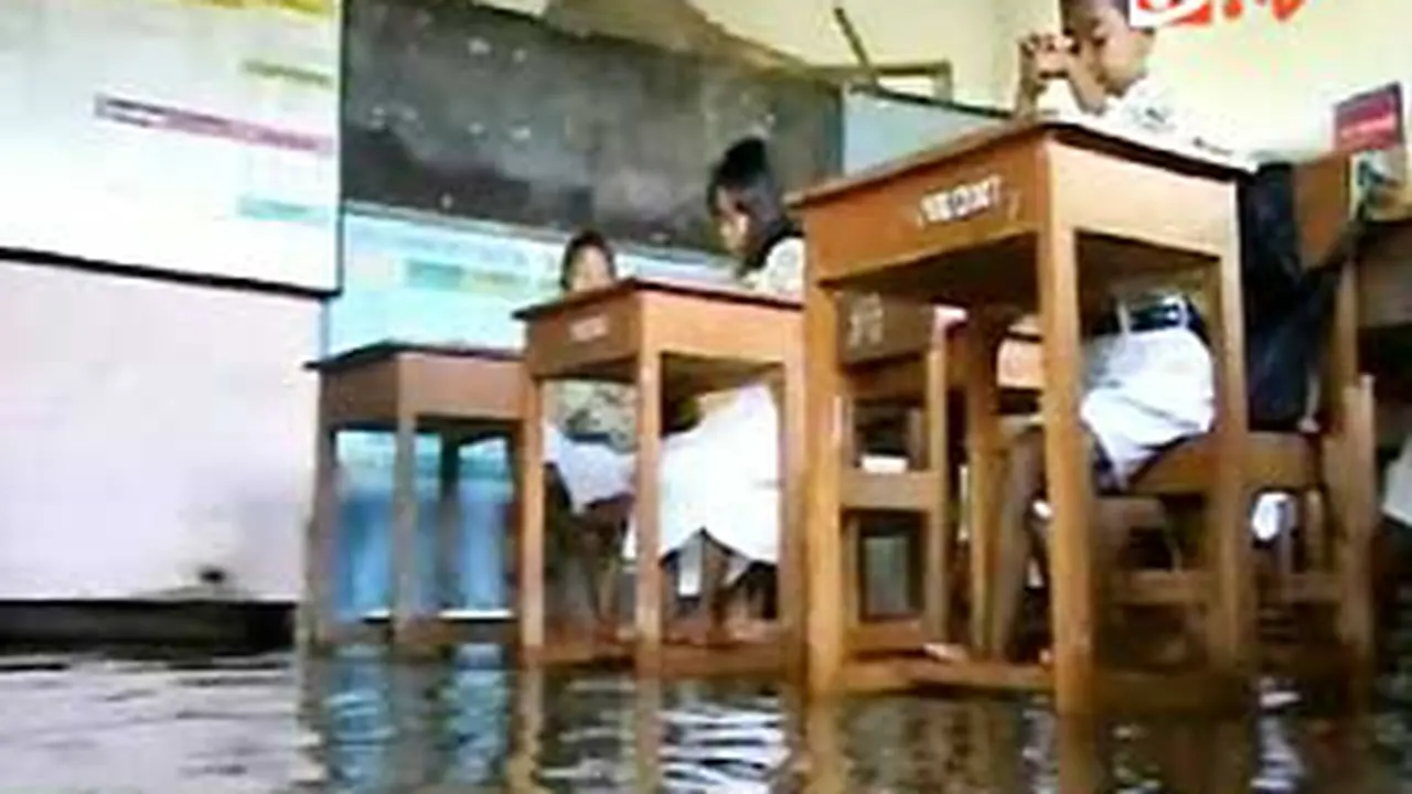 110331bbanjir-sekolah.jpg