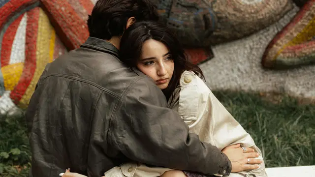 Tulus mendengarkan dan menolong teman