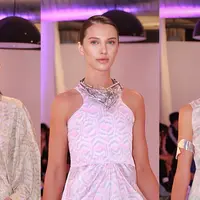 Peragaan Koleksi Smitten oleh Alleira Batik di New York Fashion Week 2024 (Alleira Batik).