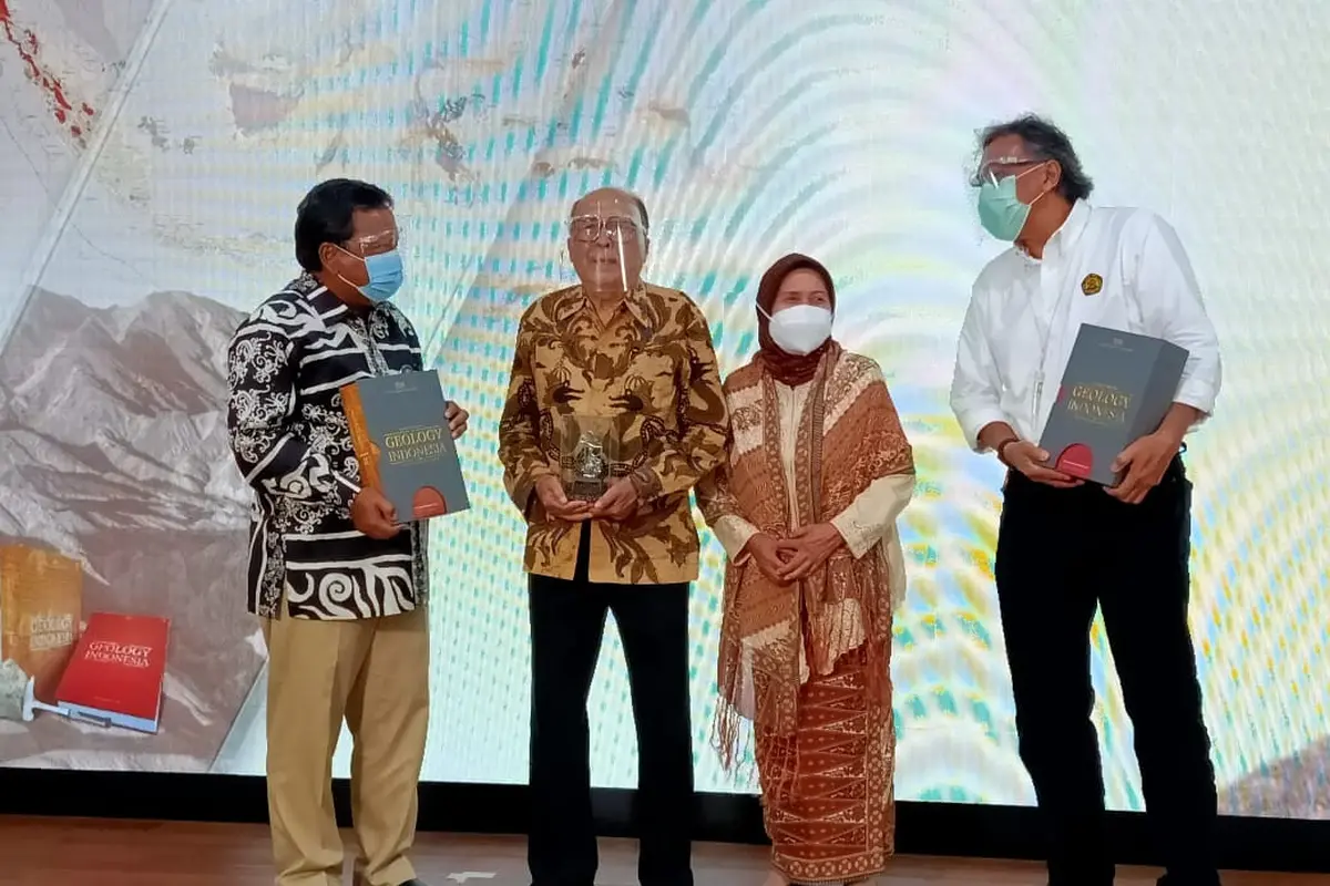 Peluncuran buku An Introduction into the Geology of Indonesia