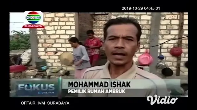 Angin kencang landa tiga desa di dua kecamatan di Bojonegoro, Terjangan angin kencang pada petang hari itu membuat sejumlah puluhan rumah warga rusak.