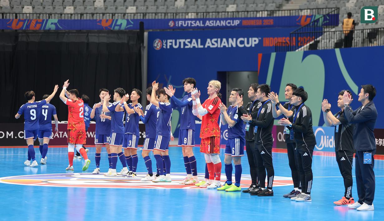 ​Kemenangan ini memperkokoh posisi Jepang sebagai salah satu kandidat kuat juara di turnamen ini, sementara Australia harus segera mengevaluasi pertahanan mereka untuk laga selanjutnya. (Bola.com/M Iqbal Ichsan)