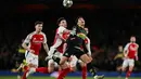Hingga peluit akhir pertandingan dibunyikan tidak ada lagi gol yang tercipta, skor imbang 2-2 tidak berubah. (Glyn KIRK/AFP)