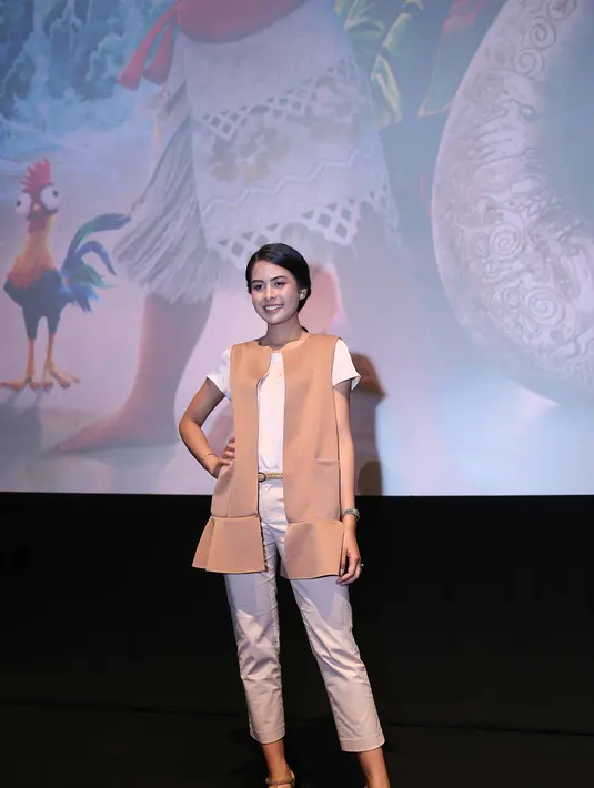 Hingga masuk studio, Maudy juga belum mengetahui lagu dan lirik lagu yang akan dibawakan. Dengan demikian, ia menjadikan itu sebagai tantangan dalam karier bermusiknya.  (Nurwahyunan/Bintang.com)