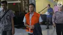 Tersangka kasus dugaan suap pengadaan mesin Rolls-Royce untuk pesawat Airbus milik Garuda Indonesia pada periode 2005-2014, Soetikno Soedarjo (kedua kiri) usai menjalani pemeriksaan lanjutan di Gedung KPK, Jakarta, Selasa (8/10/2019). (Liputan6.com/Helmi Fithriansyah)