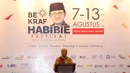 Ilham Akbar Habibie Pendiri Ketua Gerakan Berkarya Indonesia sekaligus penggagas acara memberikan sambutan dalam acara Habibie Festival 2017 di Jakarta, Senin (7/8). Festival mengambil tema "Technolog Inovation for People". (Liputan6.com/Faizal Fanani)