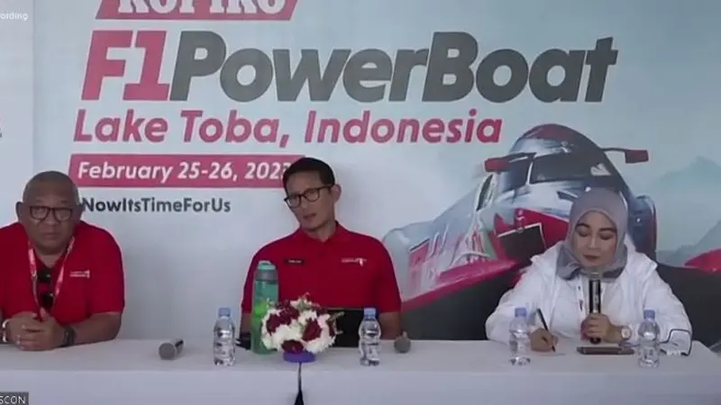 Menpaekraf Sandiaga Uno di F1 Powerboat Danau Toba 2023
