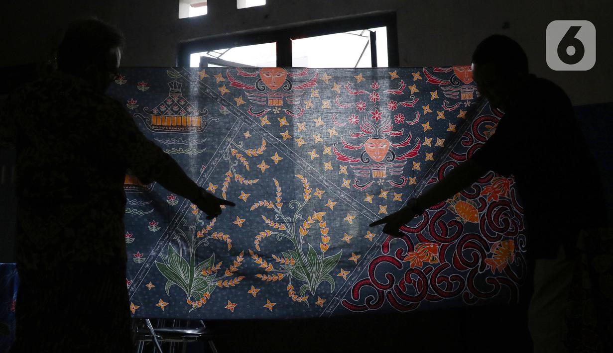 FOTO Mengintip Proses  Pembuatan  Batik  Tulis Bermotif Khas 