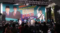 Sandiaga Uno menghadiri Deklarasi Relawan Rhoma for Prabowo-Sandi (PAS) di Markas Soneta Record, Depok, Jawa Barat, Minggu (28/10/2018).(Liputan6.com/Nafiysul Qodar)