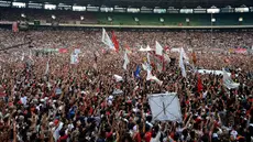 Ratusan ribu pendukung pasangan Capres Jokowi-JK menyemut di Gelora Bung Karno, Jakarta, Sabtu (05/07/14) (Liputan6.com/Johan Tallo)