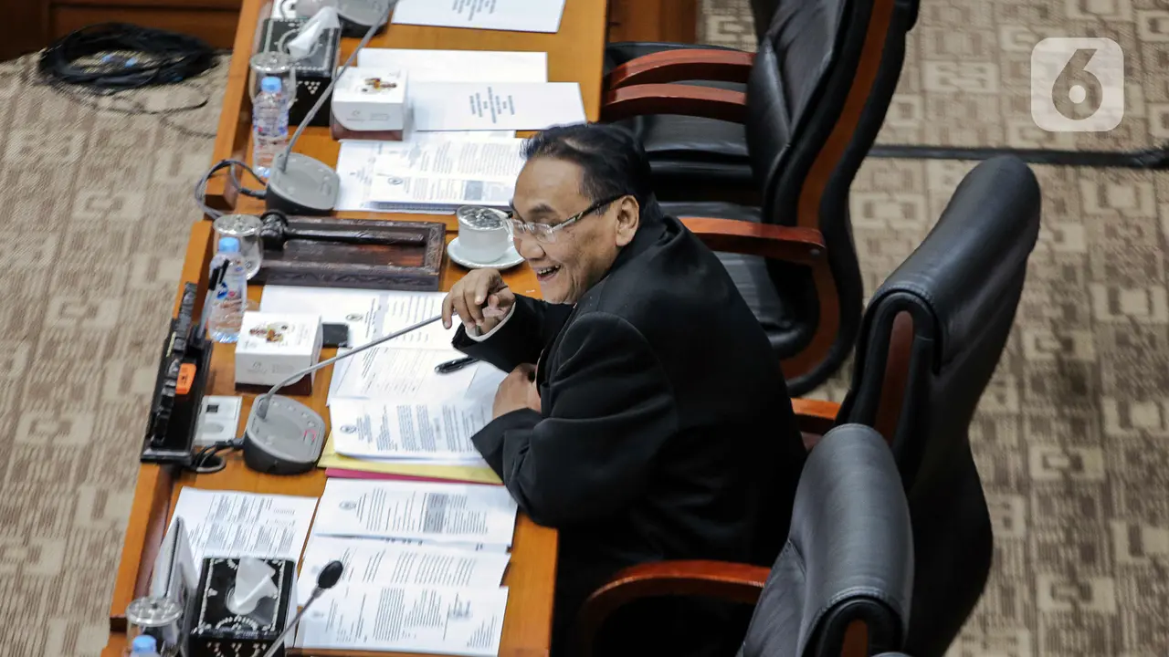 Menko Polhukam Mahfud MD Bersama DPR Bahas RUU Perubahan Tentang MK