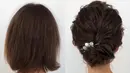 Buat rambut lebih volume di bagian bawah, lalu kenakan aksesor seperti mutiara, dan sisipkan pada sanggul minimalis tersebut. Oksana