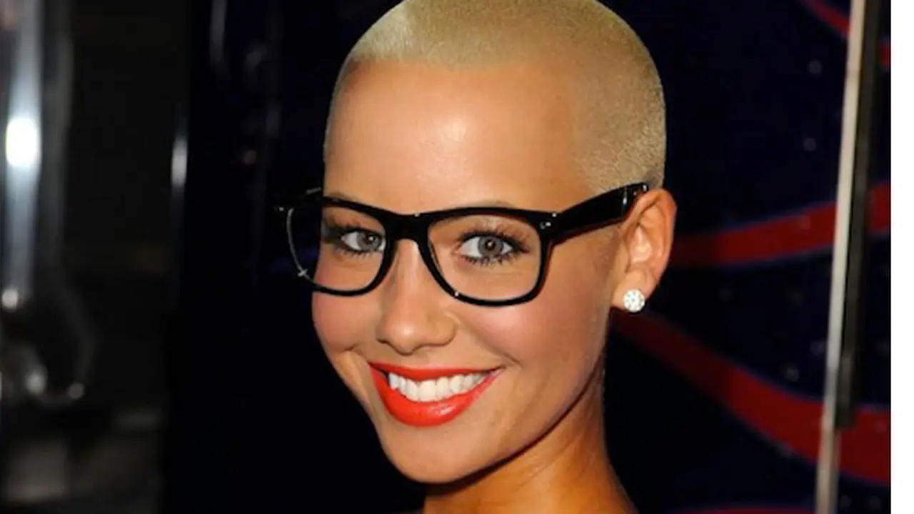 Contek Rose McGowan, Amber Rose Hampir Telanjang di MTV VMAs