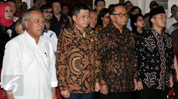 Ki-ka: Menteri PUPR Basuki Hadimuljono, Menhub Ignasius Jonan, Wantimpres Sidarto Danusubroto dan Komisi VI DPR Fraksi PKB Maman Imanul  Haq saat menghadiri Rembug Nasional 1 Tahun Jokowi-JK, Jakarta, Selasa (20/10/2015). (Liputan6.com/Johan Tallo)