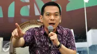 Wakil Ketua Komisi IV DPR Daniel Johan saat diskusi membahas monopoli dan stabilitas harga Jelang Ramadan 1437 H, Senayan, Jakarta, Kamis (2/6). (Liputan6/JohanTallo)