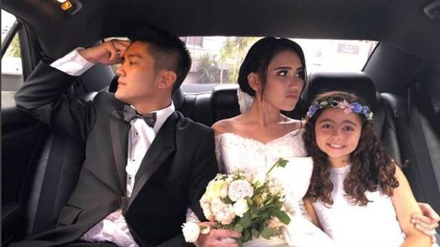 Pakai Busana Pengantin Ayu Ting Ting Dan Ivan Gunawan Tampil Serasi Lifestyle Liputan6 Com