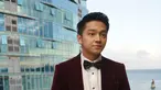 Jauh-jauh ke Negeri Gingseng, penampilan Deva Mahenra sukses memukau di festival film bergengsi itu. Bahkan banyak yang mengira Deva merupakan aktor Korea. (Liputan6.com/IG/@devamahenra).