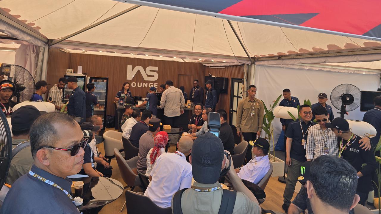 Jokowi tiba di Sirkuit Mandalika Jelang MotoGP Mandalika 2024